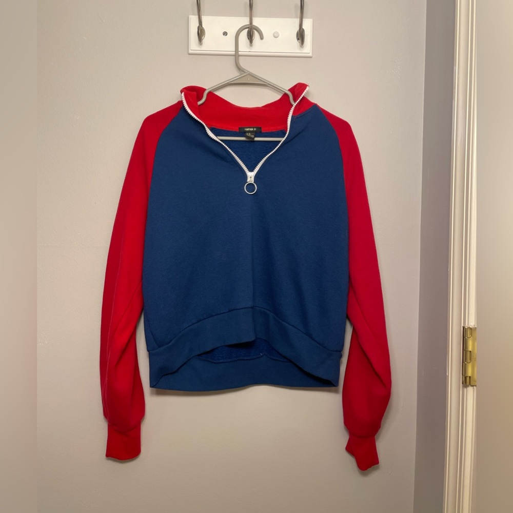 Cropped sweatshirt